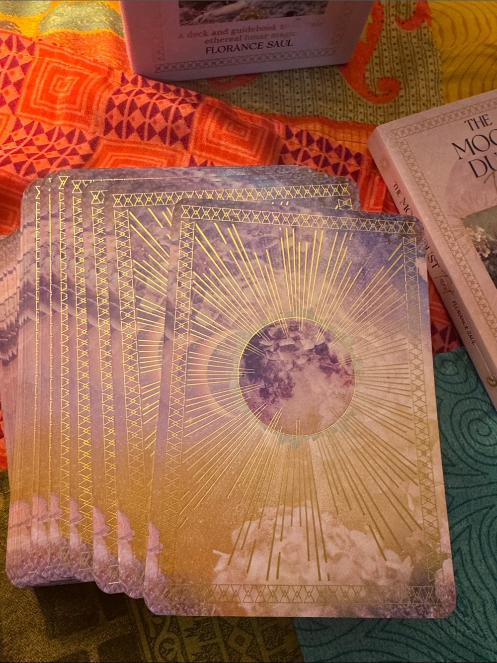The Moon Dust Tarot by Florance Saul - Pink & Gold Deck - Picture 4 of 11